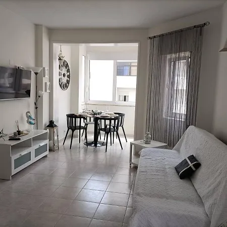 T1, Acolhedor A 2 Min Da Com Ac Apartment *
